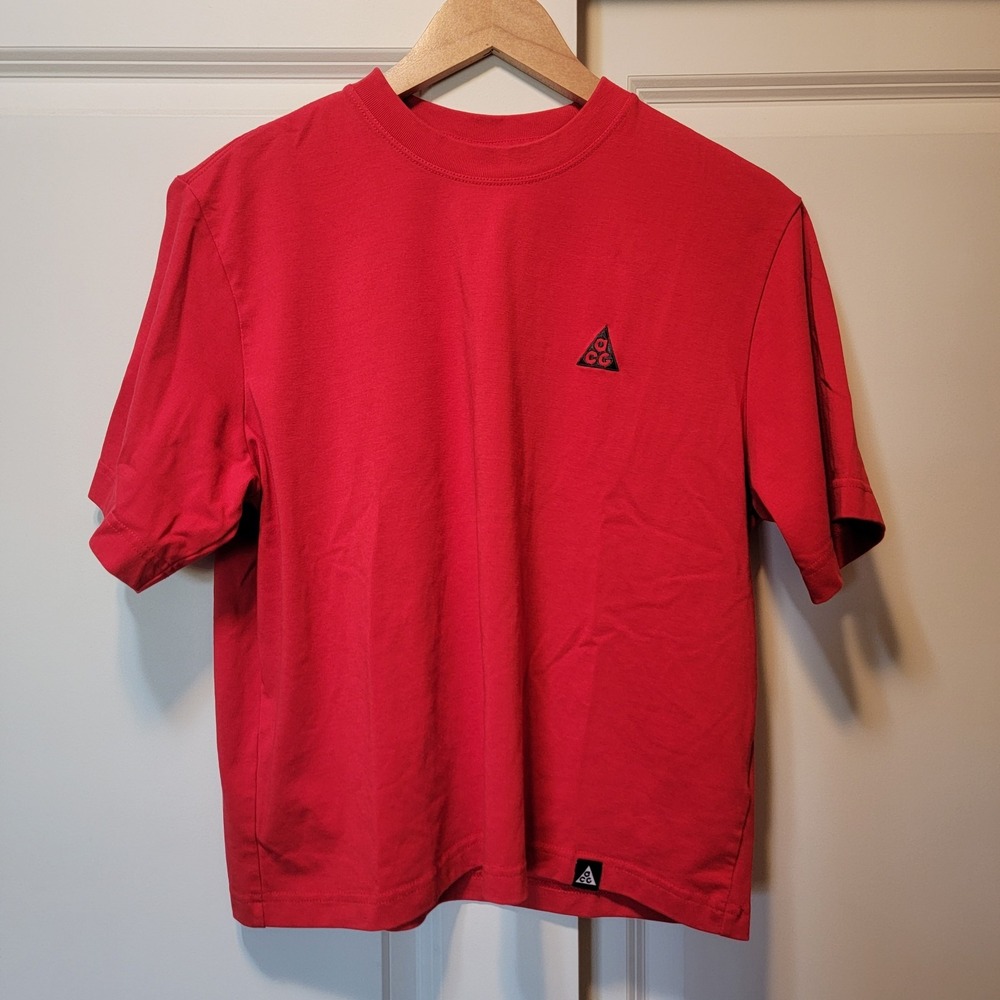 Nike ACG T-Shirt Men Small Red‎ Short Sleeve Crew Neck Graphic